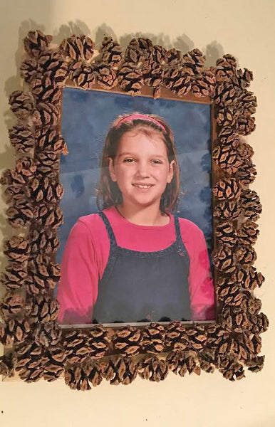 picture frame crafts with mini pine cones